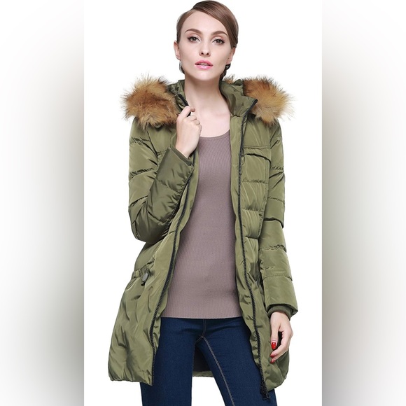 Orolay Women's Winter Down Jacket with Faux Fur Trim Hood - Picture 3 of 6
